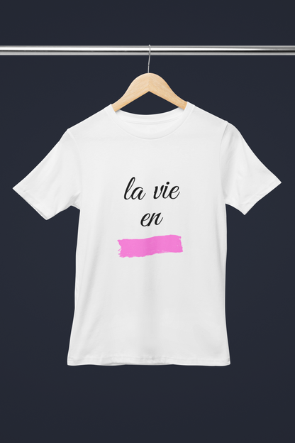 LA VIE EN ROSE Regular Tee - VYBE